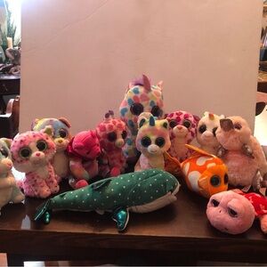 - Beanie Baby Lot. (8)